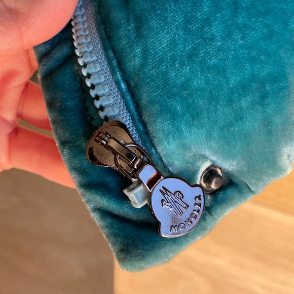 COPY - Moncler Blue velvet puffer coat - Picture 10 of 12